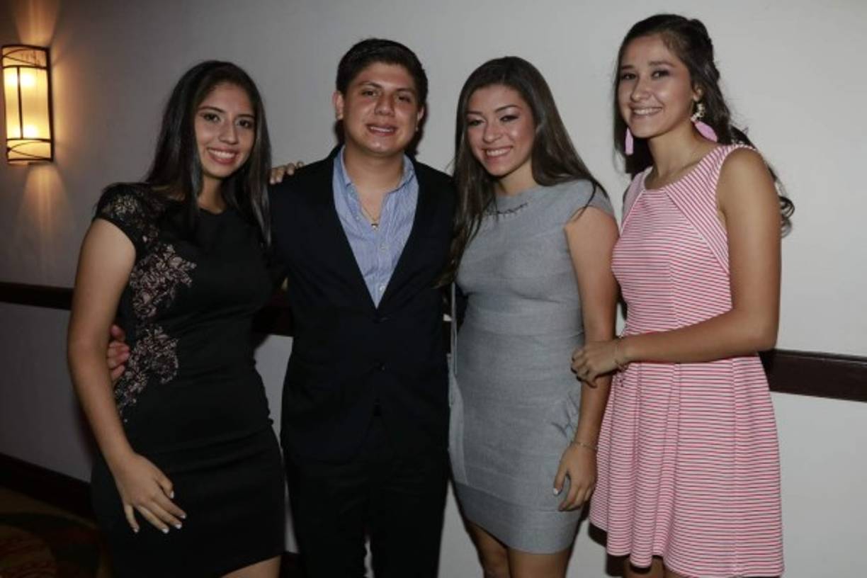 Andrea Berlíoz, Jorge Bautista, Ana Hernández y Fernanda Cwu.