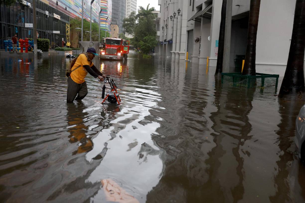 Las lluvias son producto de los remanentes del huracán Agatha.