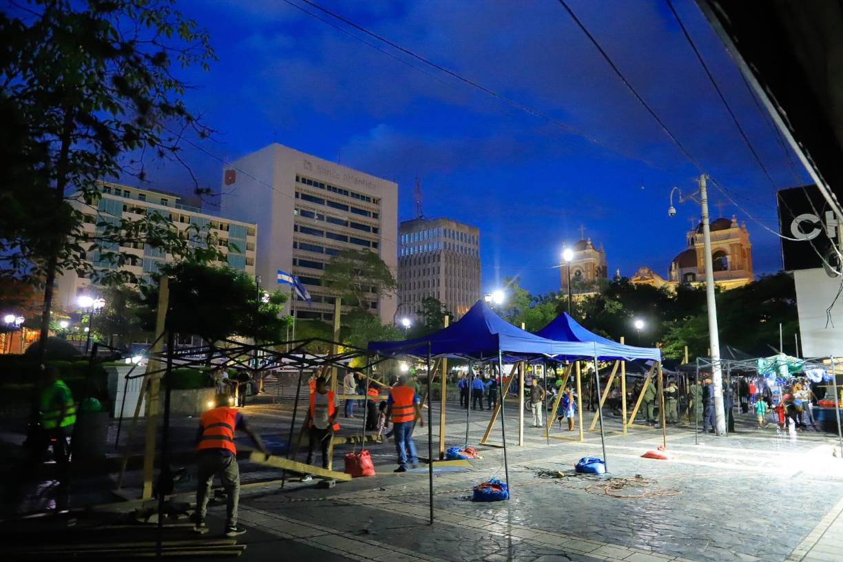 La acción cayó como balde de agua fría para los vendedores estacionarios, quienes mostraron su malestar porque no fueron informados, aunque aseguran que no se oponen, siempre y cuando les respeten sus derechos.