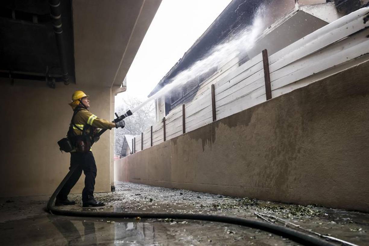 No tenemos suficientes recursos para enfrentar incendios de esta escala. Tal vez podríamos manejar uno o dos incendios medianos, pero esto es inabarcable”, declaró Anthony Marrone, uno de los líderes de los cuerpos de socorro. Estas son las posibles causas: