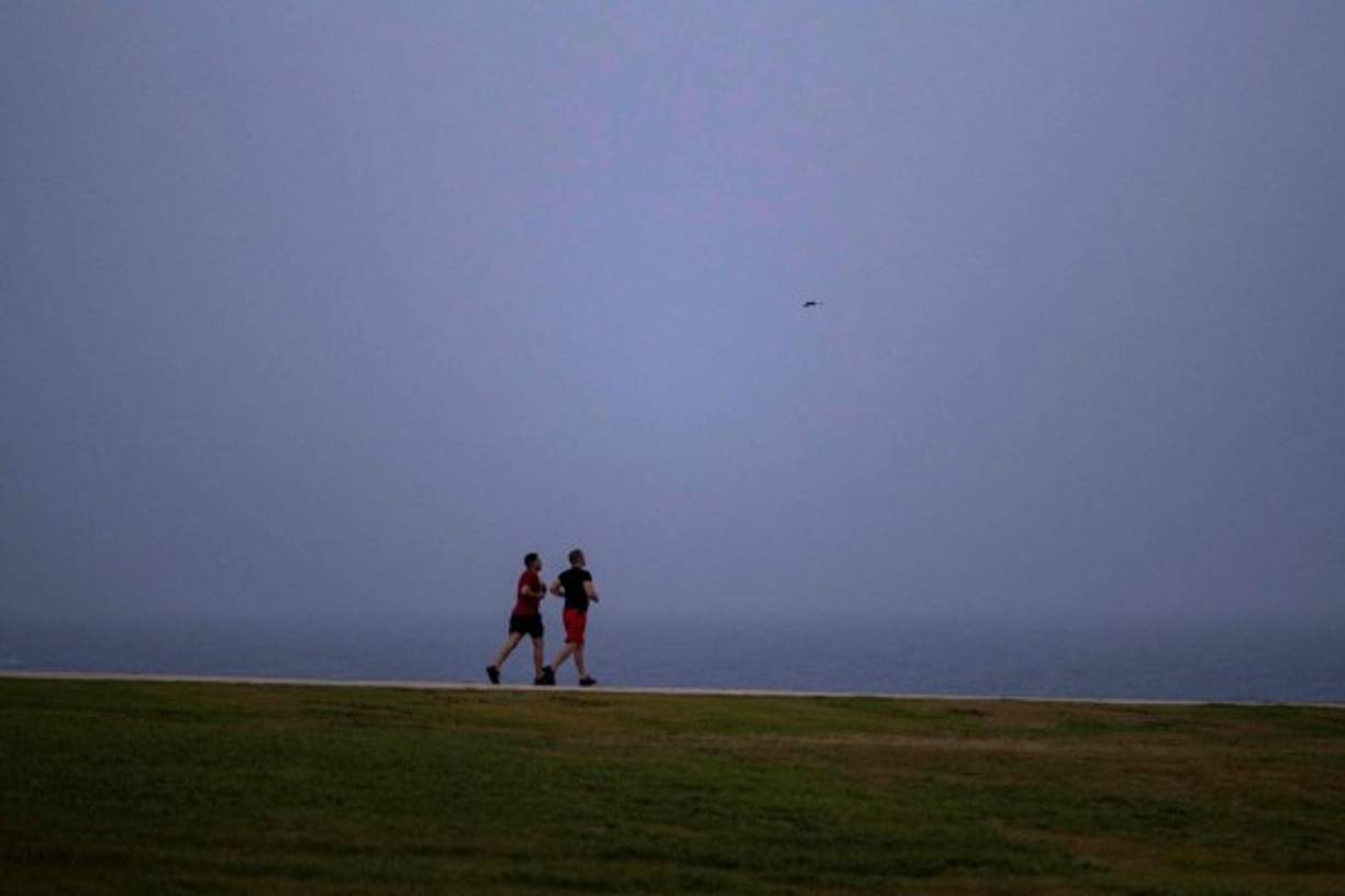 El citado fenómeno 'es una masa de aire muy seca y cargada de polvo que se forma sobre el desierto del Sahara, principalmente en el verano, y se mueve hacia el océano Atlántico cada tres a cinco días'.
