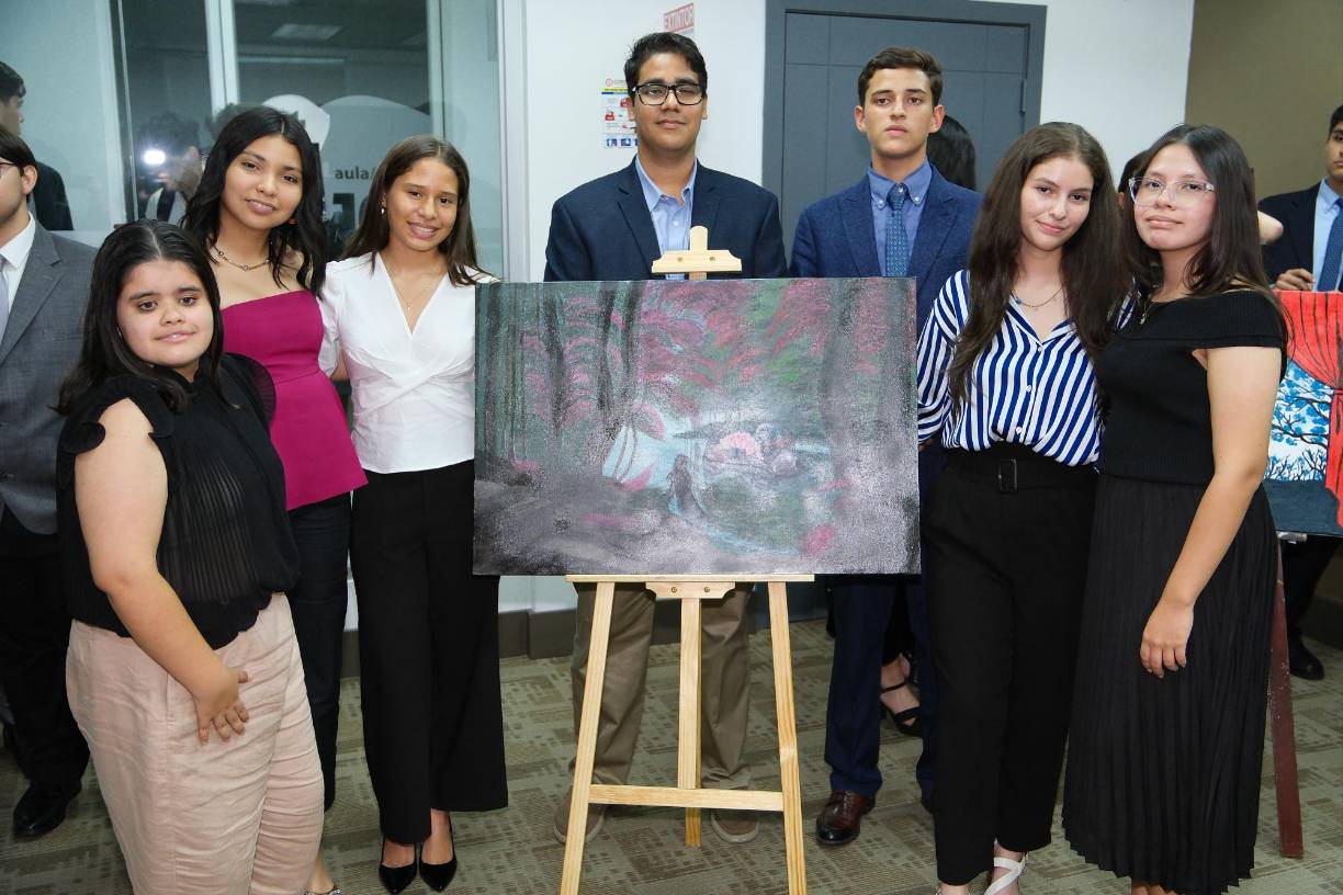 Nathalia Molina, Ixchel Alvarado, Samantha Torraka, Sebastián Kawas, Jesús Alvarado, Sofía Rivera y Lucía Marín presentaron “Lamiun”. 