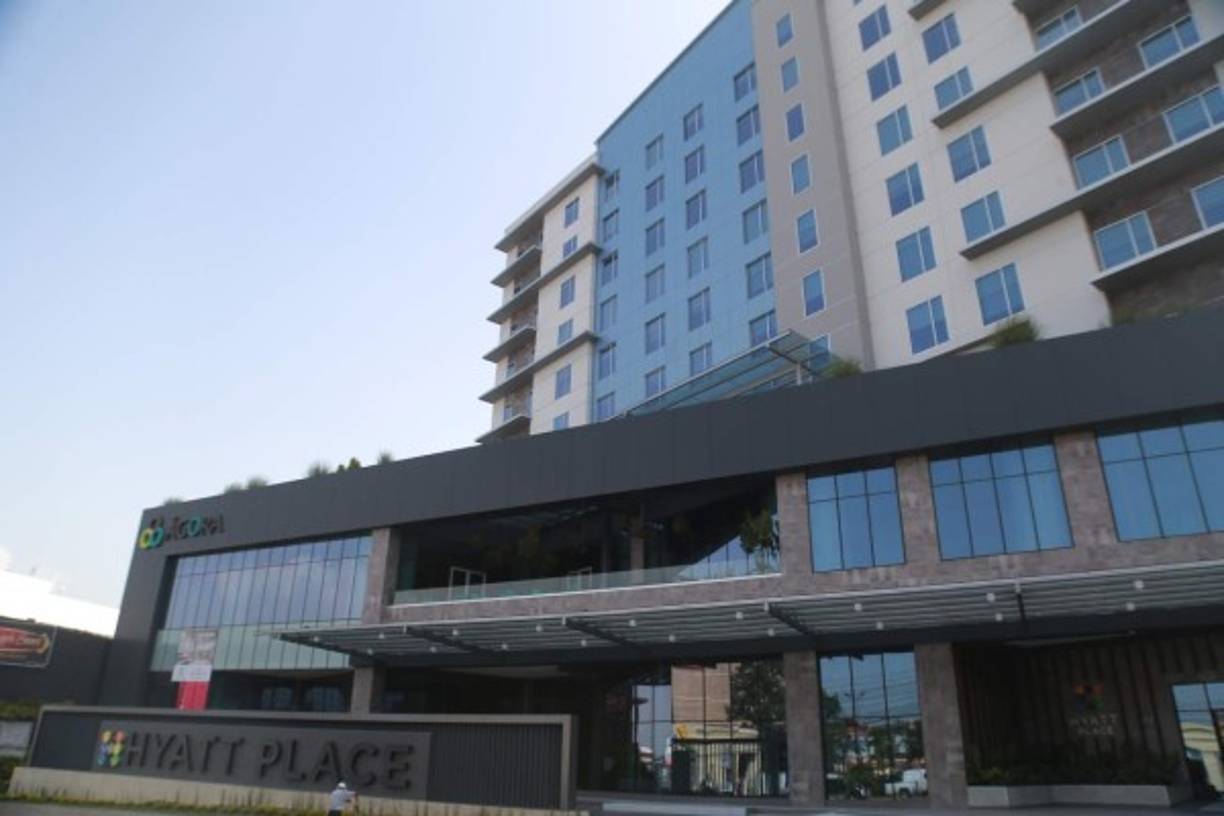 El Hyatt Place tiene un estilo moderno y minimalista. Este hotel recibió hoy a su primer huésped durante la inauguración oficial.