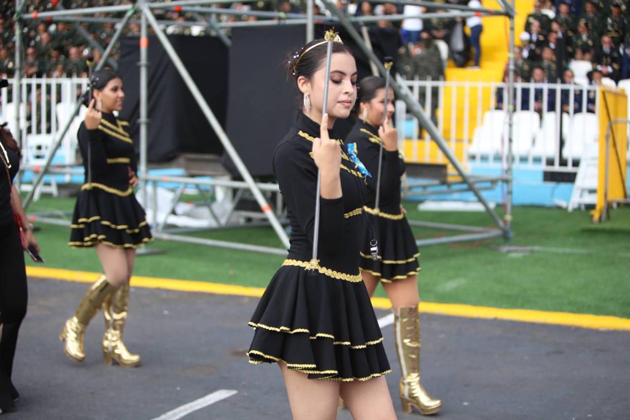 Lauren Mejía, palillona del Normal Mixto Bilingüe de Tegucigalpa. 