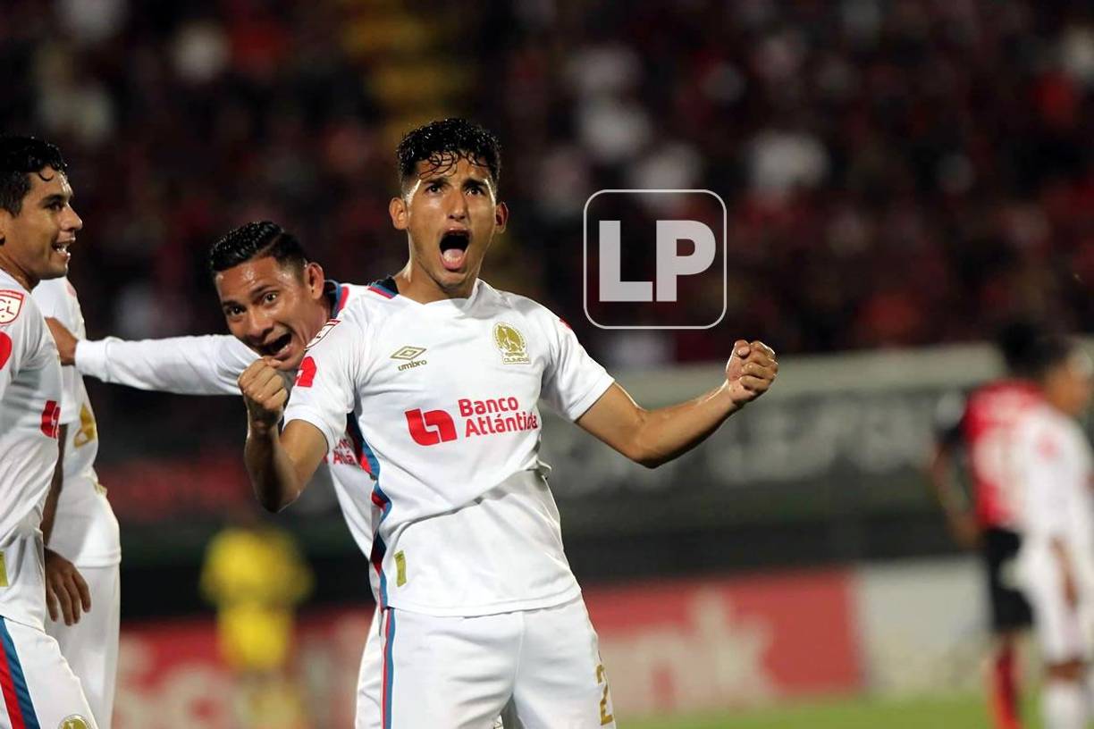 José Mario Pinto celebrando su golazo en la gran final contra el Alajuelense.