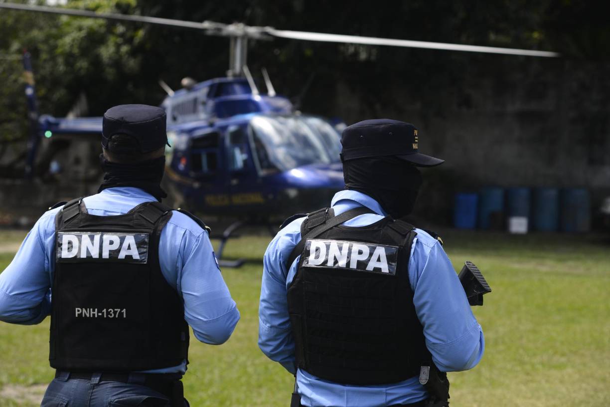 Para el analista internacional Ricardo Puerta, “eso solo es show político, esa es mi impresión. Eso solo es un deseo, pero no tiene la institucionalidad para lograrlo. Pero claro que aquí en Honduras eso generará incertidumbre porque ellos (los estadounidenses) presionan hasta conseguir lo que quieren”.