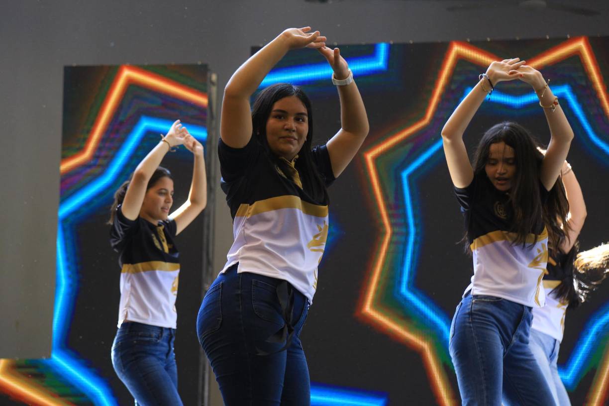 Así fue la “Senior entrance” 2025 de la Escuela Franciscana