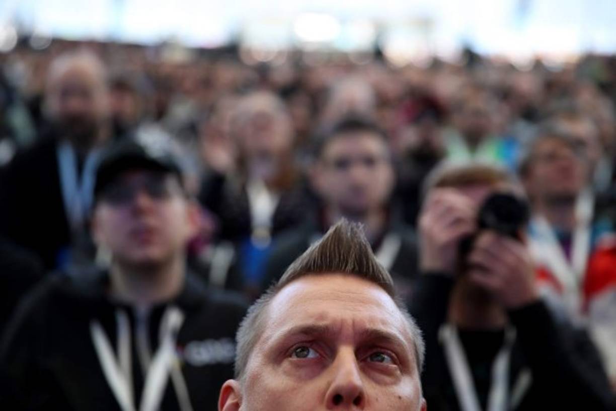 Los asistentes al evento se mantienen atentos a las conferencias. Muchos de ellos pertenecen a empresas dedidcadas a crear aplicaciones que se puedan utilizar en los productos que crea Google, por lo que a menudo son los primeros en conocer de primera mano esas novedades.