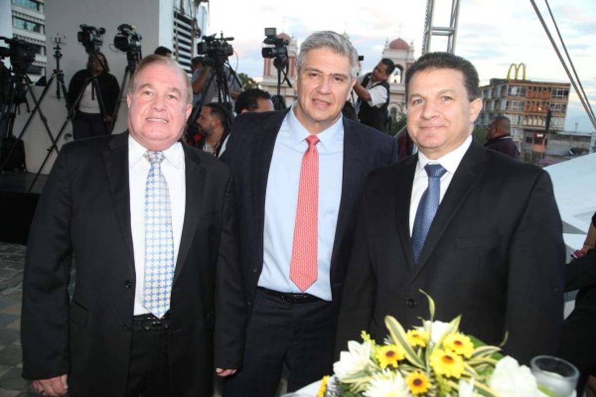 Afif Diek, Juan Carlos Sabillón y Jesús Canahuati.