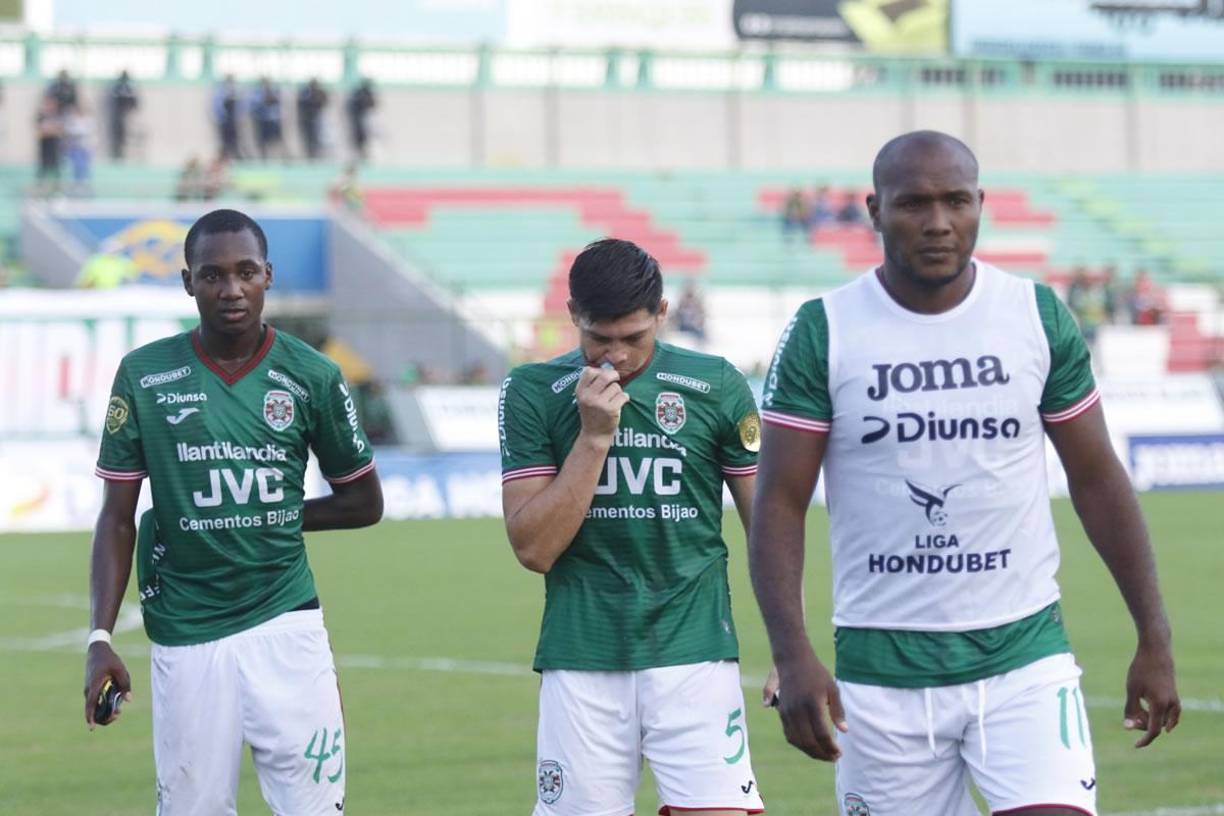 Los rostros tristes y de amargura de los jugadores del Marathón tras no poder ganar contra el Génesis de Comayagua.