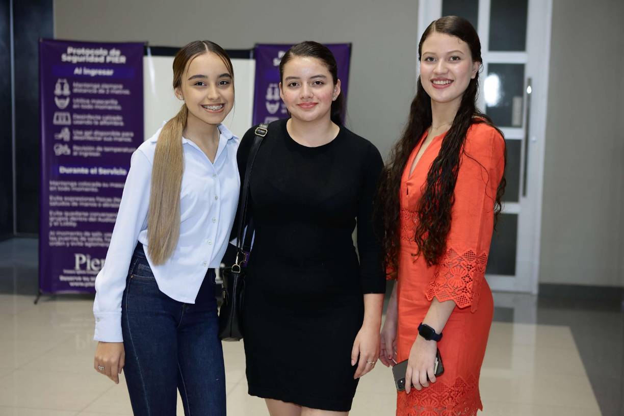 Yara Hernández, Nubia Orellana y Daniela Flores