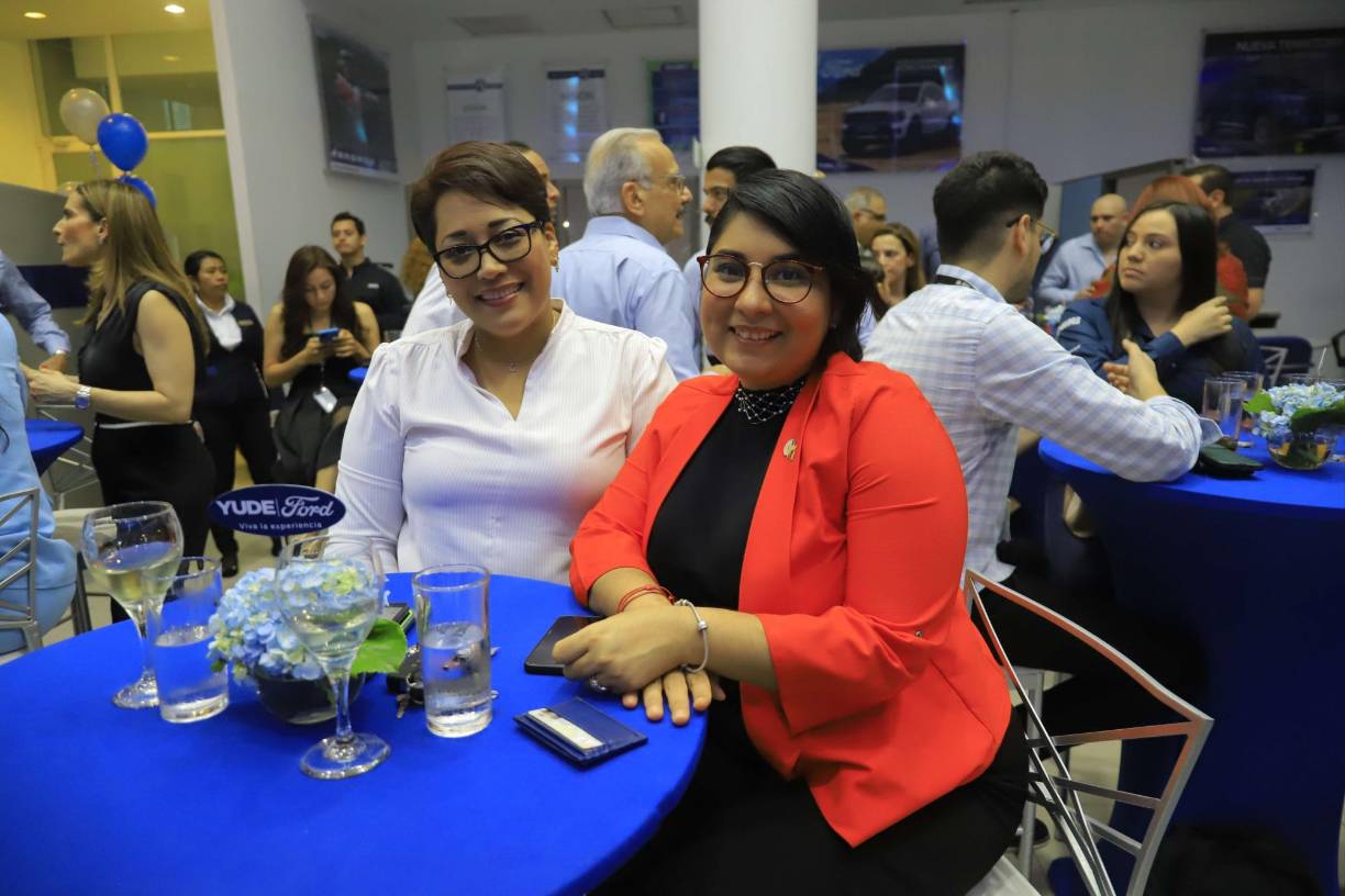 Loreli Aguilera y Desiree Estévez