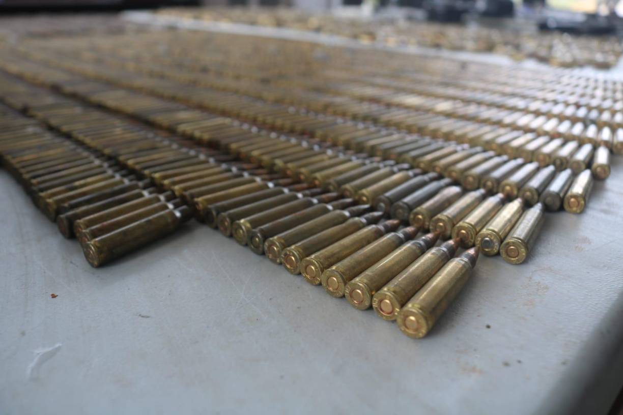  Además de 6,500 proyectiles de diferente calibre sin percutar.