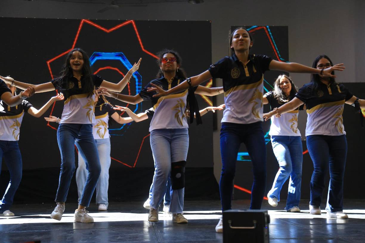 Los alumnos de último año se prepararon durante varias semanas para ofrecer un espectáculo musical impecable, con unas coreografías muy bien coordinadas.