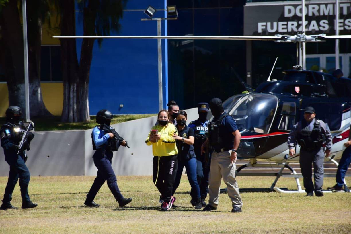 Sobre la hondureña, originaria de Lepaera, Lempira, pende una solicitud de extradición desde Estados Unidos, pero no precisamente por vínculos con el narcotráfico, como tradicionalmente ocurre en esos casos.