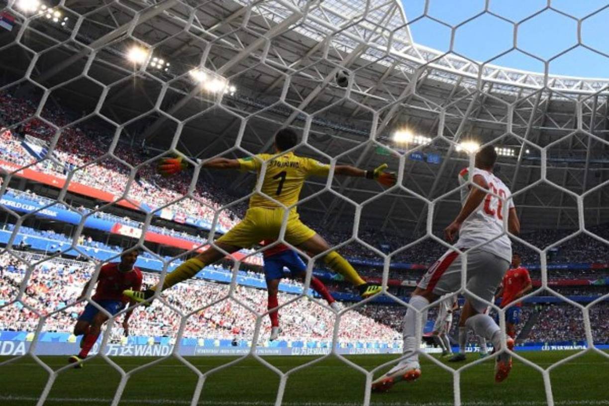 El portero Vladimir Stojkovic en una de sus pocas intervenciones de Costa Rica.