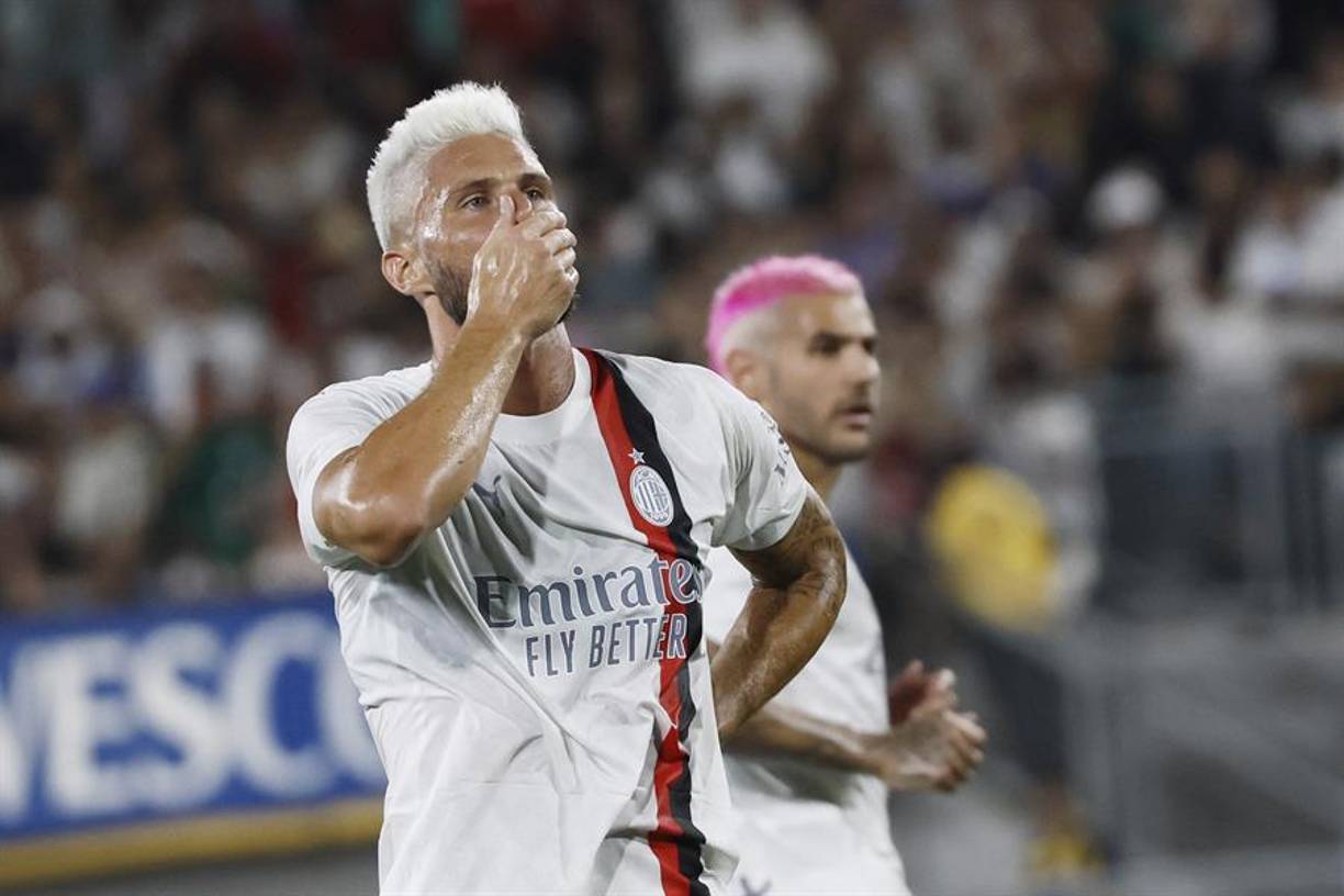 El Milan hizo diez cambios de una vez y tuvo varias ocasiones claras gracias a Giroud y un Romero que acarició su doble diana, pero ambos se toparon con un Lunin sólido bajo el arco.