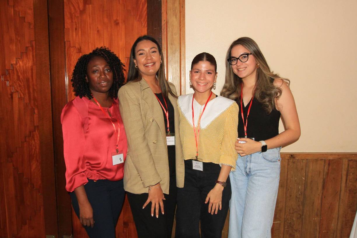Ruth López, Damaris Maldonado, Andrea Palacios y Lucila Castillo