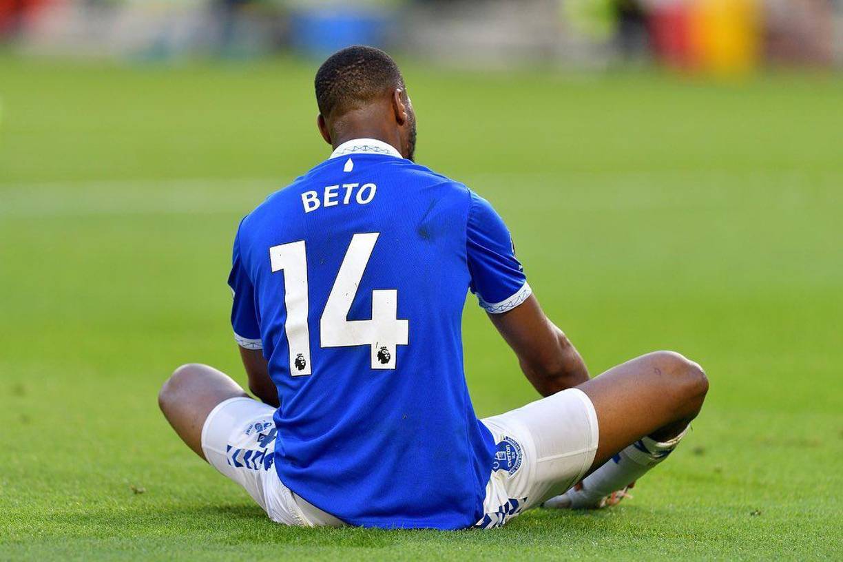 Hace siete años, el actual delantero de los ‘Toffees’ tuvo que ponerse a trabajar para traer dinero a casa.