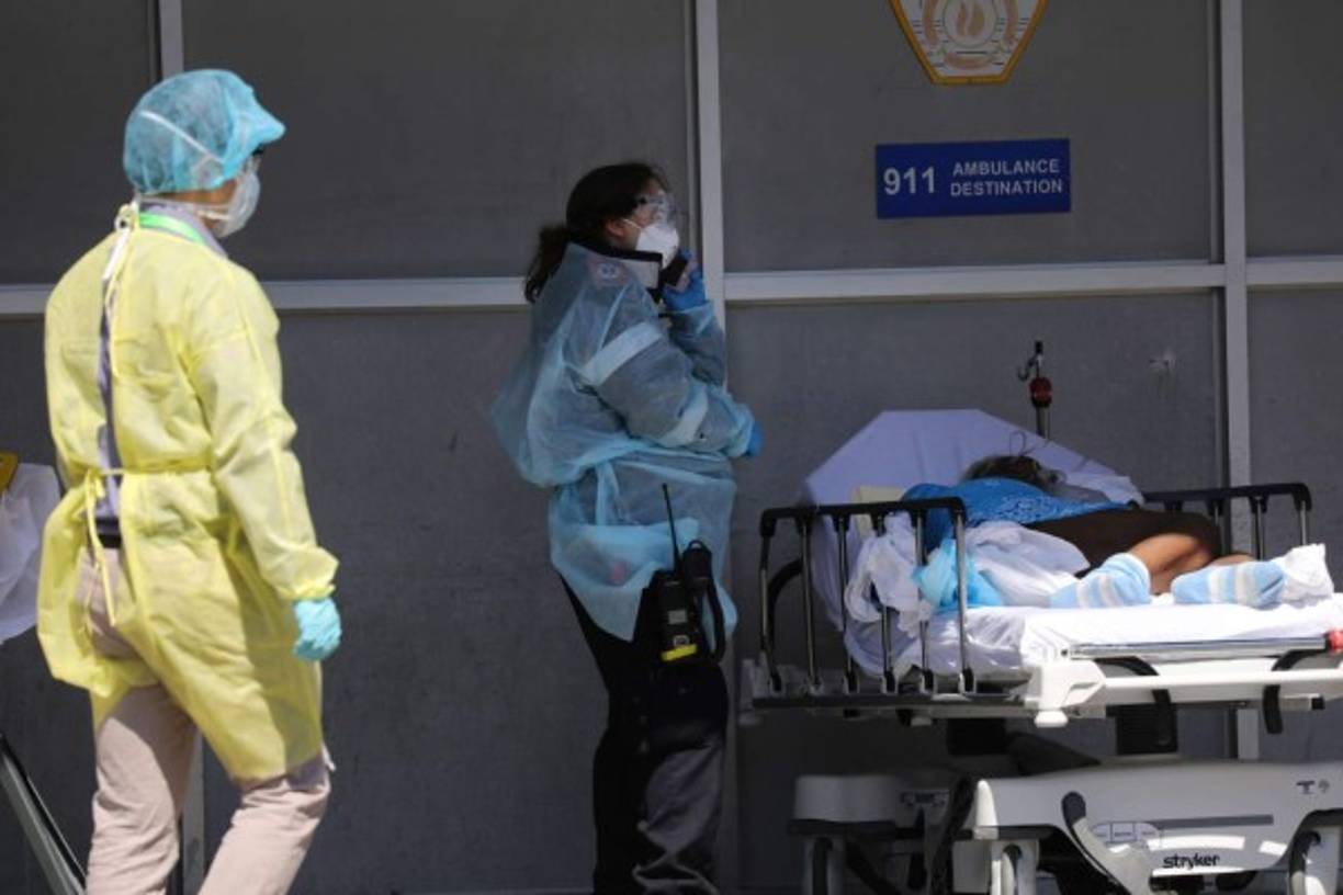 De esa forma, EE.UU. se ubica como foco central de la pandemia global tanto por muertes como por casos por delante de Italia, donde han fallecido 19.468 personas y hay 152.271 personas contagiadas; y España, con 16.353 fallecidos y 161.852 positivos.