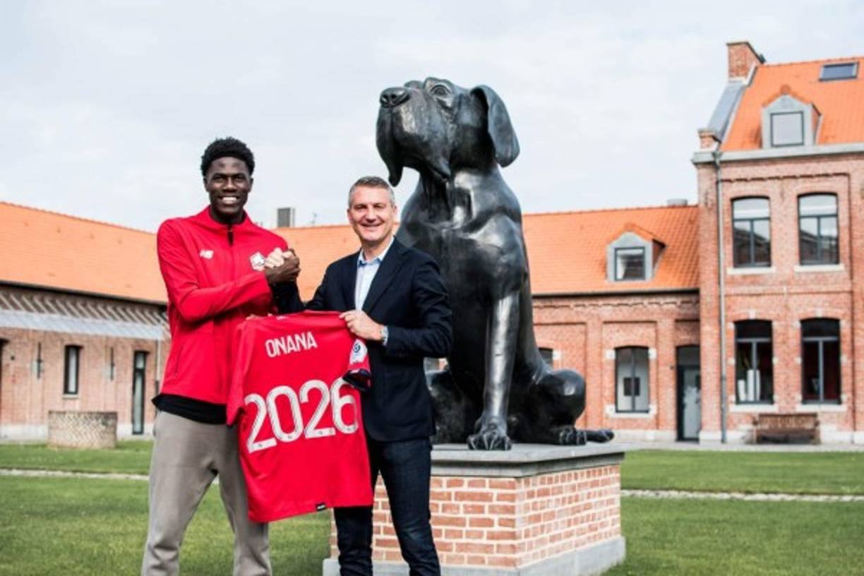 El campeón francés Lille ha anunciado la llegada del mediocentro belga Amadou Onana, procedente del Hamburgo, a cambio de siete millones de euros.