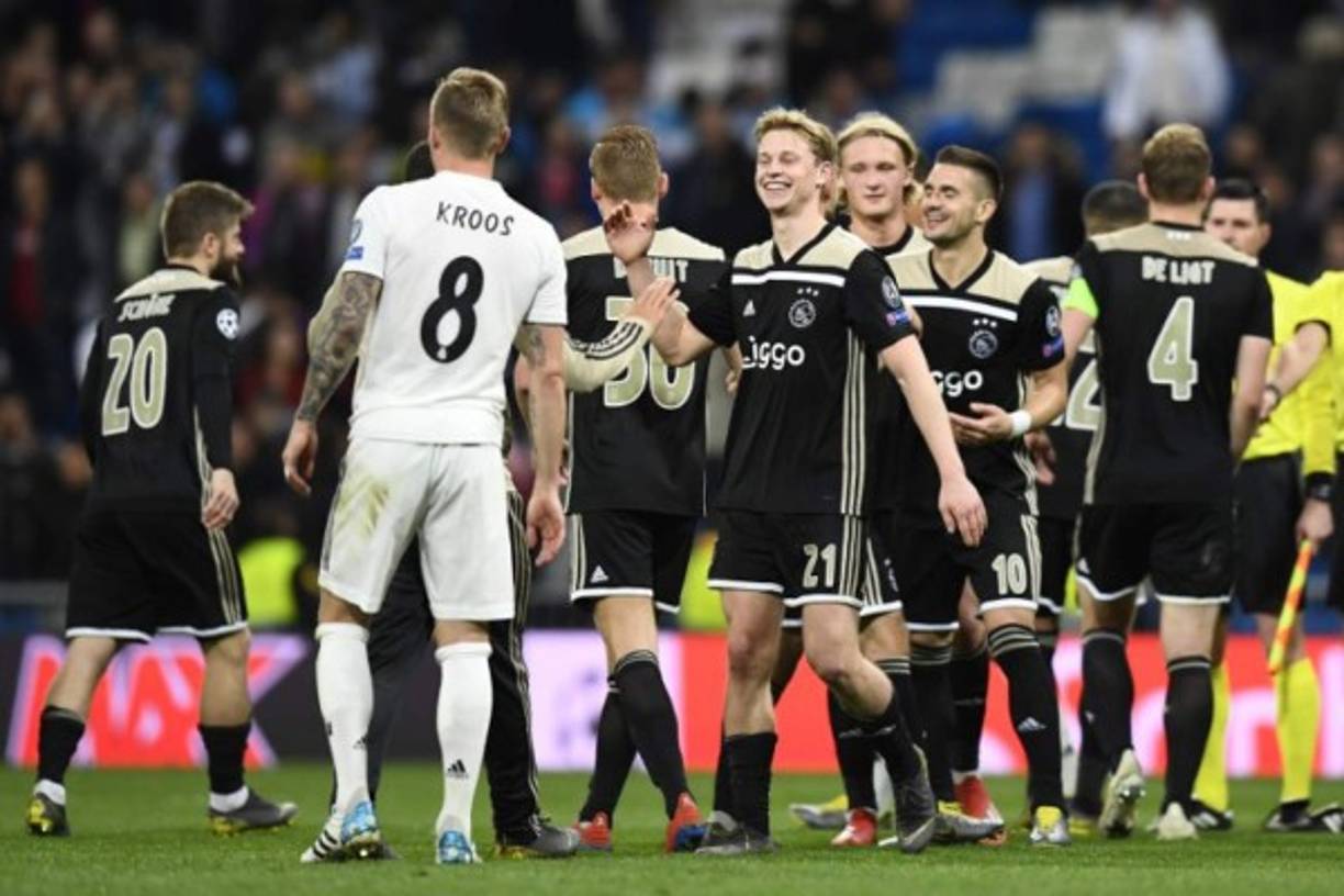 Tras el pitazo final, los jugadores del Ajax festejaron a lo grande la victoria ante Real Madrid.