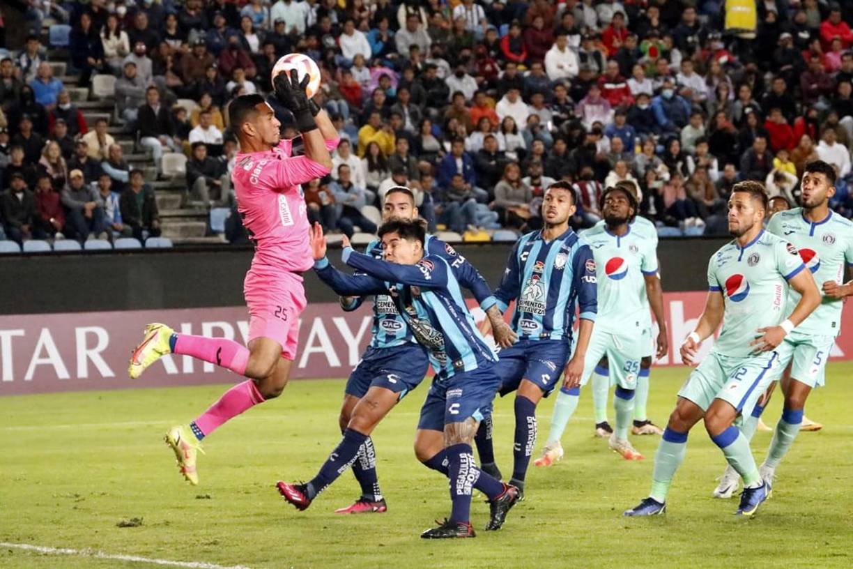 El portero motagüense Marlon Licona fue elegido como el MVP del partido por su gran actuación contra el Pachuca de México.