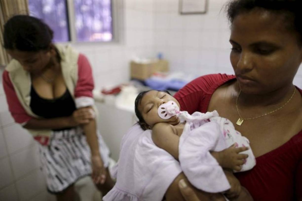 10-. Malformaciones en bebés<br/><br/>Los seres humanos que no tengan las facilidades económicas para protegerse de la radiación, estarán expuestos a los severos estragos que causará en sus cuerpos como las malformaciones o mutaciones genéticas de los recién nacidos.