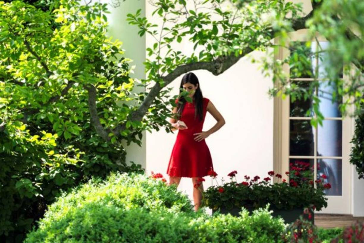 'Es una mujer joven que intenta encontrar su camino. Está acomplejada por su peso y por eso no le gusta fotografiarse junto a Ivanka', agregó Madeleine.