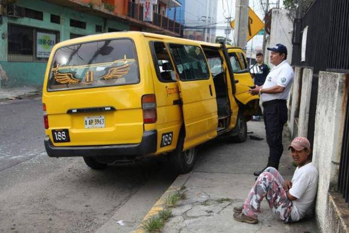 Si no se puede pagar de inmediato, se acuerda un plan de pagos vinculado a la cuenta de suministro del usuario, o se firma un pagaré si no tiene cuenta. Los costos varían según el tiempo de interrupción, número de abonados afectados, y recursos necesarios para la reparación.