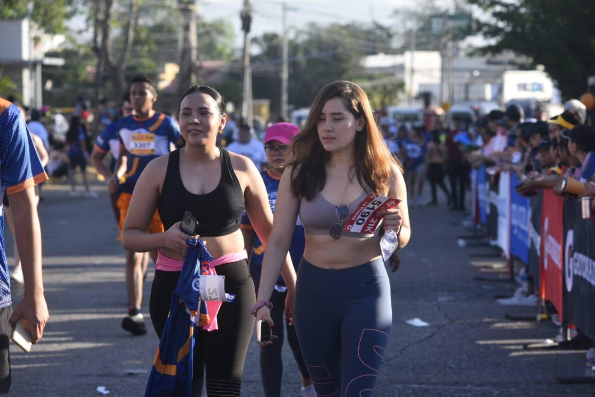 Esta chica se quejó de las altas temperaturas. 