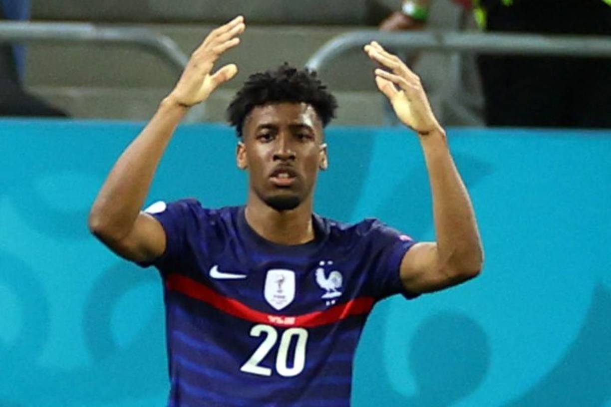 El Chelsea estaría dispuesto a desprenderse de uno de los tres extremos que están actualmente en su plantilla para financiar el fichaje de Kingsley Coman, informa 'Express Sport'. Las salidas de Hakim Ziyech, Callum Hudson-Odoi o Ross Barkley podríab permitir que se inicie una negociación con el Bayern Múnich. <br/><br/>Foto - AFP