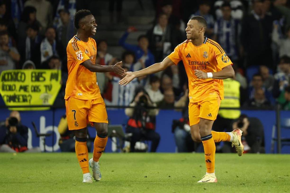 Con los tantos de penal de Vinicius y Mbappé, el Real Madrid sumó tres nuevos puntos para acortar distancias con el Barcelona. 