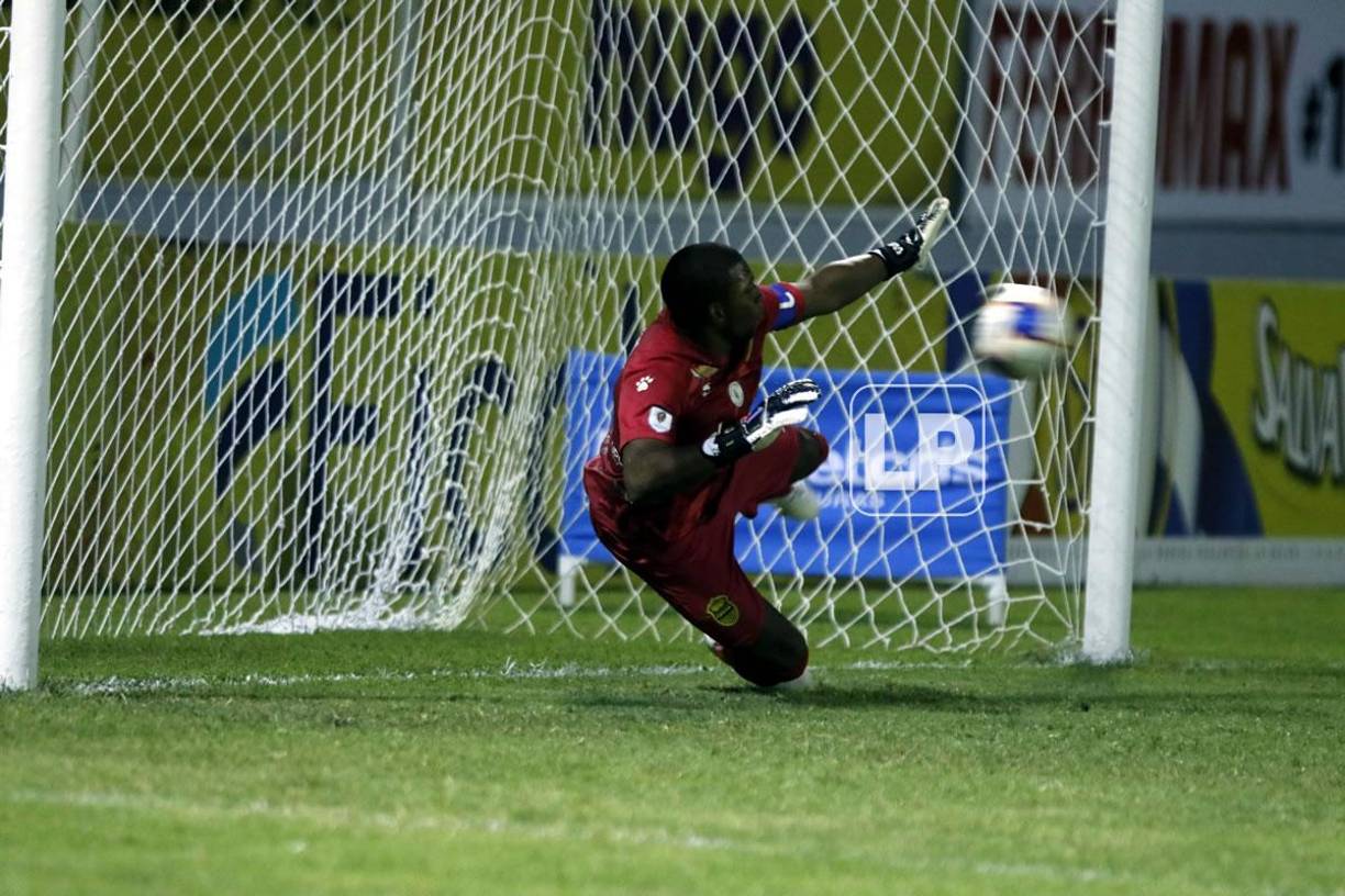 Luis ‘Buba‘ López no pudo parar el penal de Lucas Campana para el empate 1-1 del Marathón.
