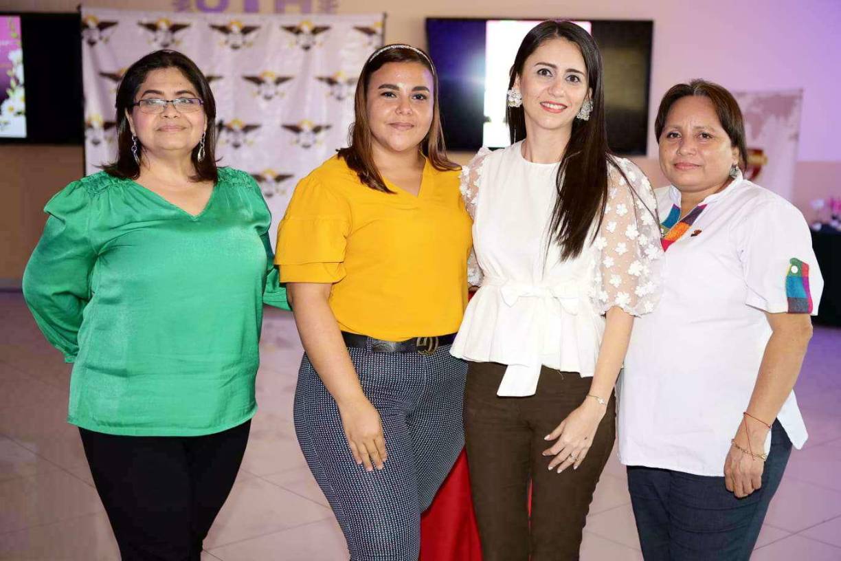 María Luisa Madrid, Delmys Maldonado, Karla Sanabria y Wendy Padilla