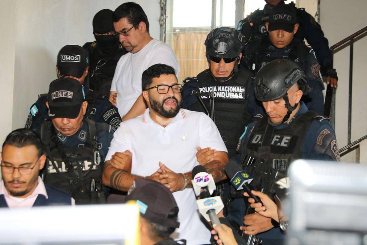 Marco Antonio Vallecillo Banegas, quien fungió como coordinador de los Juzgados con Competencia Nacional en Materia de Criminalidad Organizada, Medio Ambiente y Corrupción, fue acusado por el delito de extorsión en perjuicio de un testigo protegido el pasado 17 de agosto. 