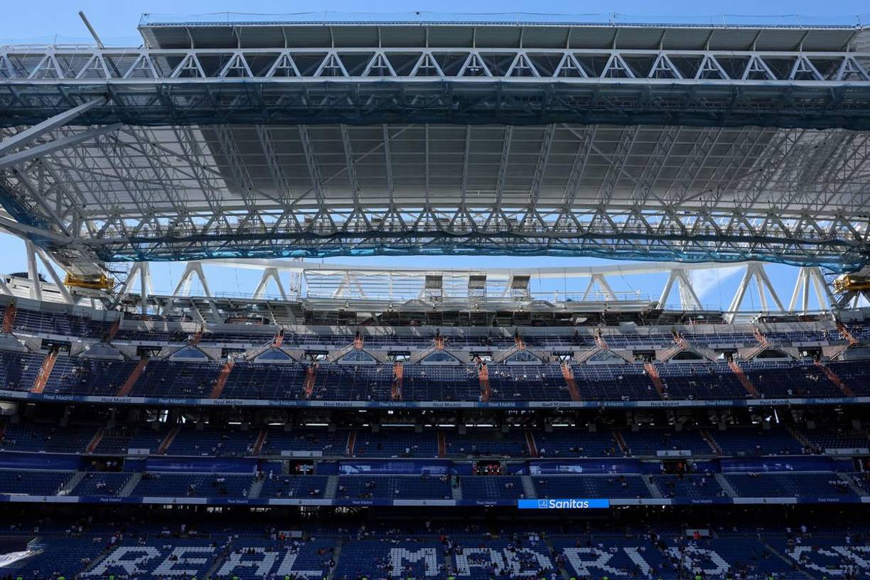 Durante este tiempo, los cambios más visibles se reflejan en el avance de la estructura del techo retráctil, las lamas que formarán la ‘piel’ del estadio, en su nueva imagen que se espera esté terminada para el comienzo de la próxima temporada.
