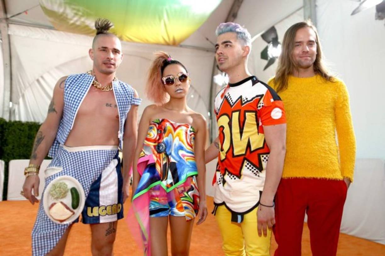 Cole Whittle, JinJoo Lee, Joe Jonas y Jack Lawless de DNCE.