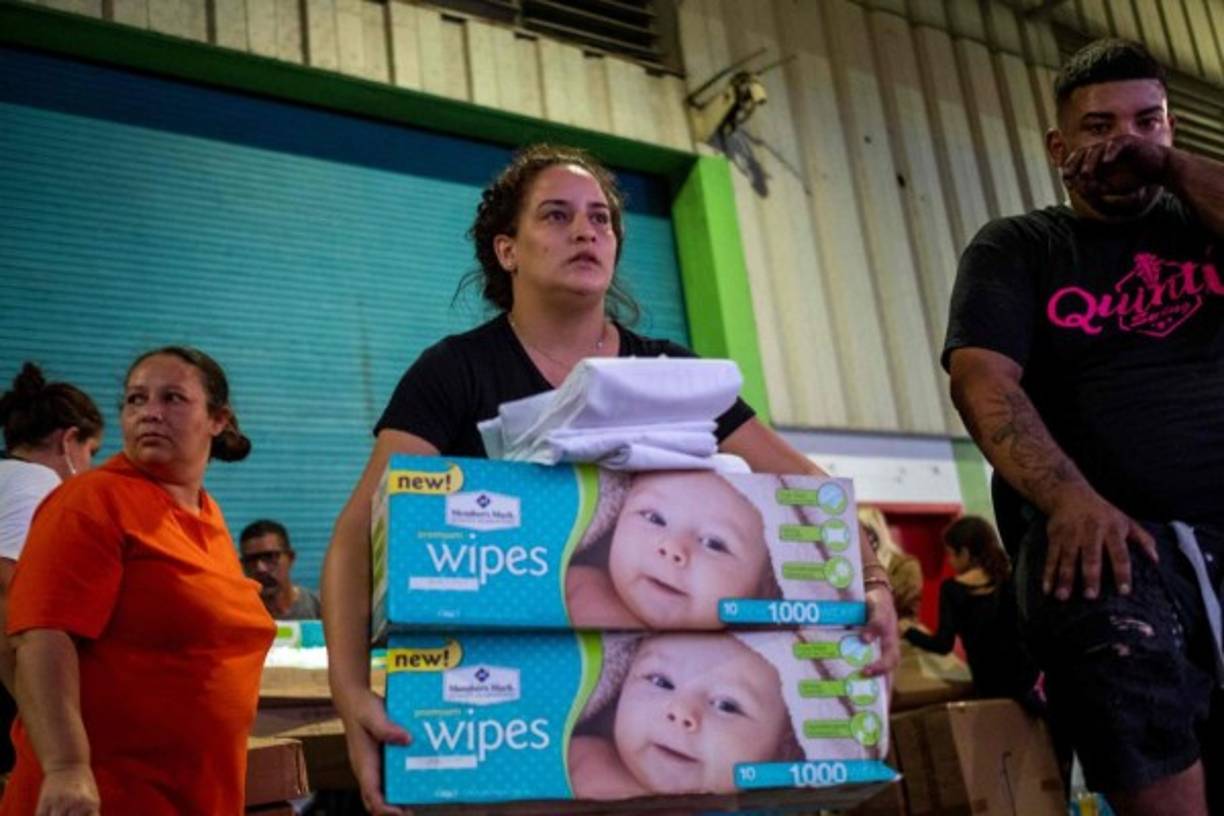 El hallazgo lo publicó en la tarde del sábado un ciudadano conocido como 'El León Fiscalizador', al colgar un video en las redes sociales con imágenes del almacén en el área de La Guancha, en Ponce, lleno de suministros presuntamente guardados desde el paso del huracán María en septiembre de 2017.