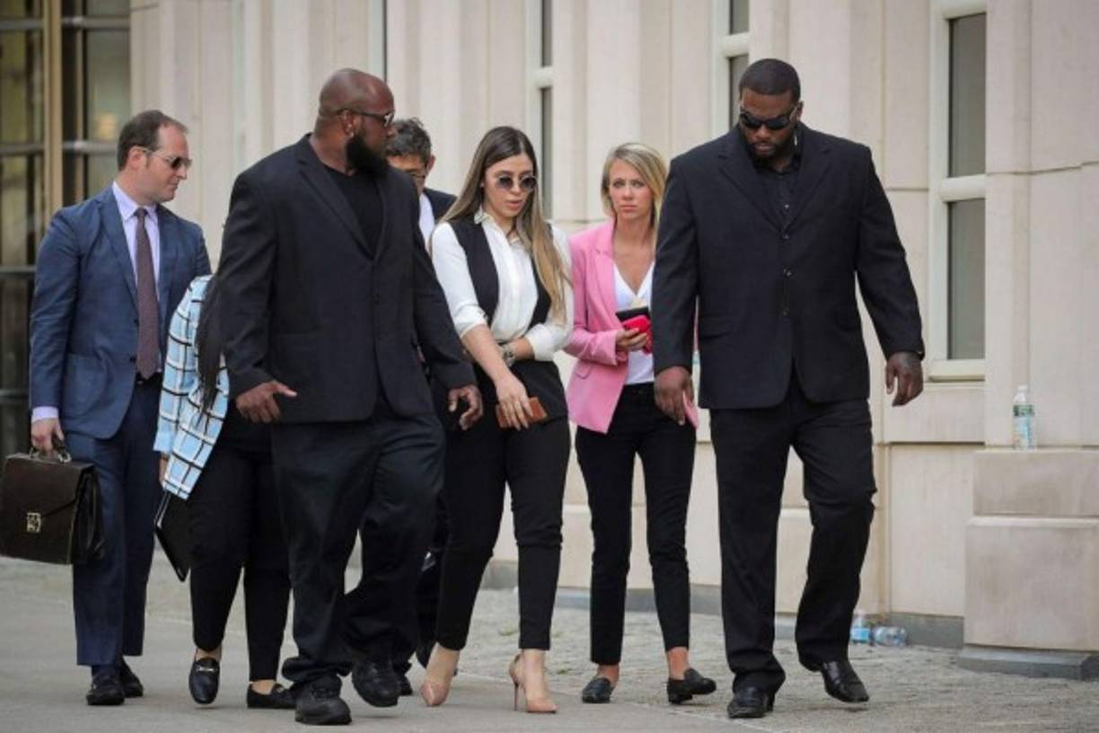 The wife of 'El Chapo', Emma Coronel Aispuro, right, leaves with her twin daughters from the U.S. Federal Courthouse in Brooklyn after a hearing in the case of Mexican drug lord Joaquin 'El Chapo' Guzman, on June 26, 2018, in New York. (Kena Bentancur/AFP/Getty Images/TNS) **FOR USE WITH THIS STORY ONLY**