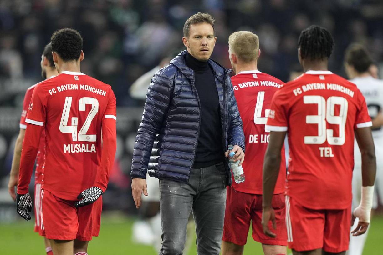 Desde Alemania aseguran que la relación de Nagelsmann con el vestuario del Bayern era inexistente, estaba completamente rota. La gestión de grupo no ha sido su punto fuerte. El ya exentrenador del conjunto muniqués sólo mantenía conexión fluida con un jugador: Joshua Kimmich.