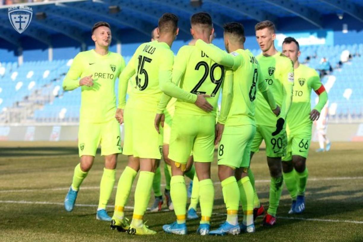 La directiva del club en su página web, señala que la negativa de los profesionales a aceptar menos dinero, en medio de la pandemia que ha interrumpido el campeonato liguero y clausurado los estadios, es una 'falta de lealtad' con la institución.