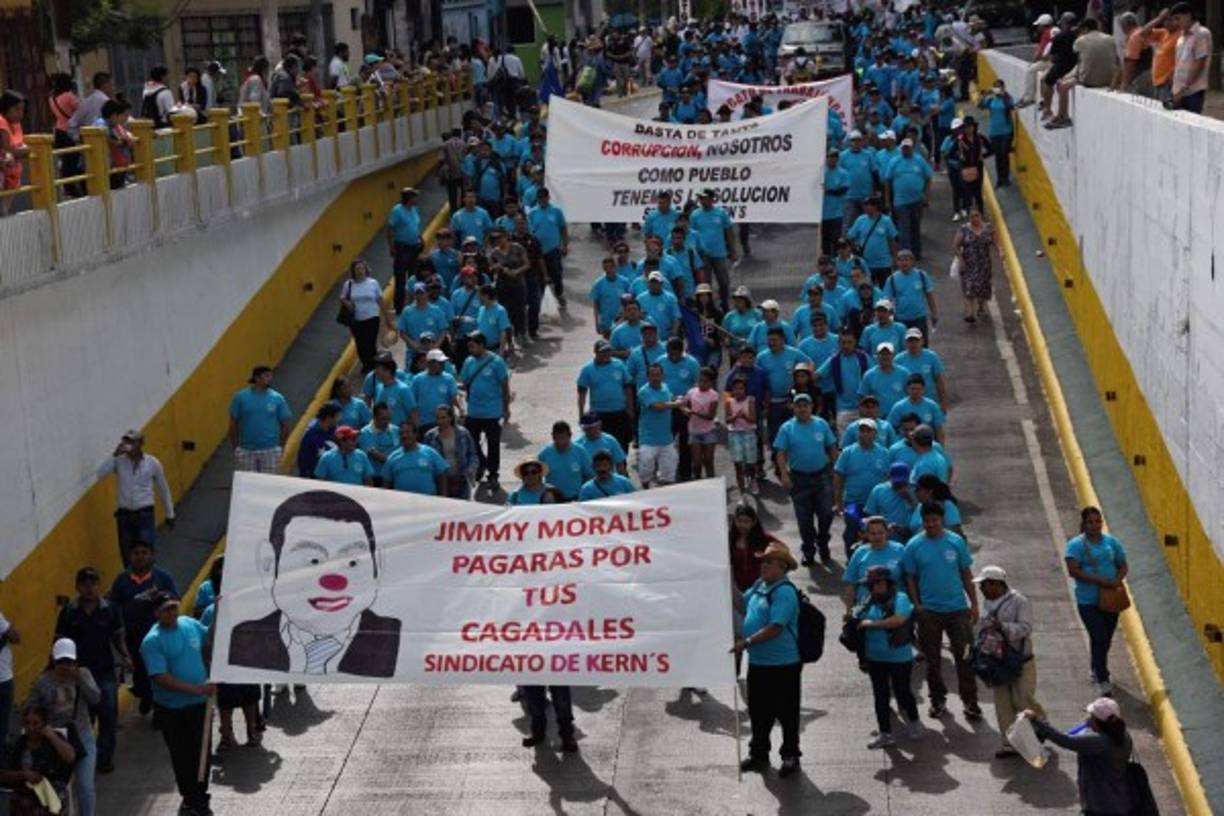 Obreros guatemaltecos marcharon exigiendo mayores beneficios y el cese de la corrupción en ese país centroamericano.