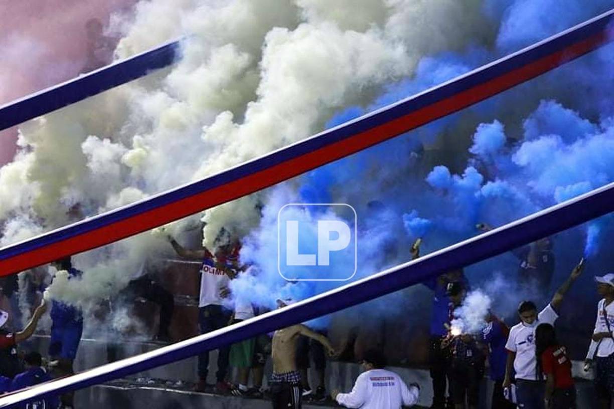 La Ultra Fiel puso el ambiente en el estadio Ceibeño.