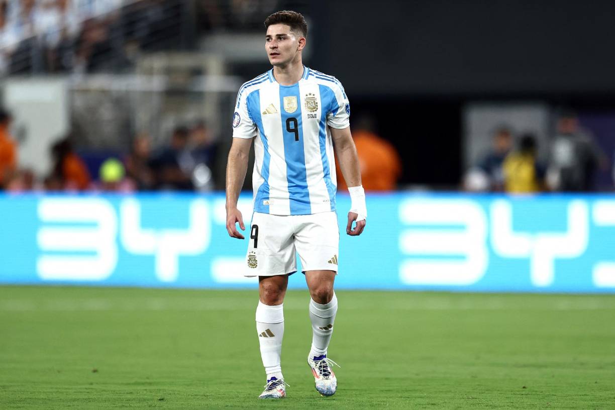 OPCIONES / Si Scaloni se decide por Lautaro para el 11 titular ante Ecuador, en la banca tendrá a Julián Álvarez del Manchester City. 