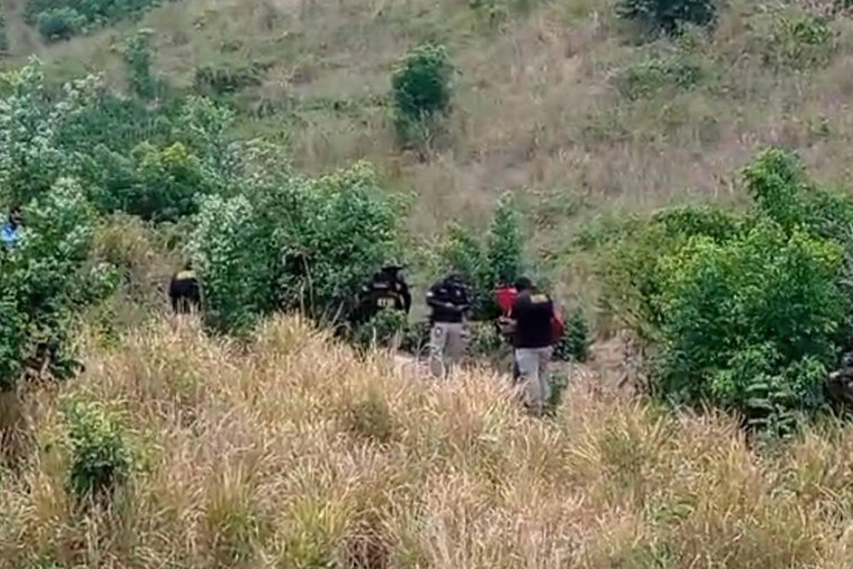 Agregó que la semana anterior se encontraron restos óseos en alrededor de cuatro fosas comunes en Lomas del Carmen.