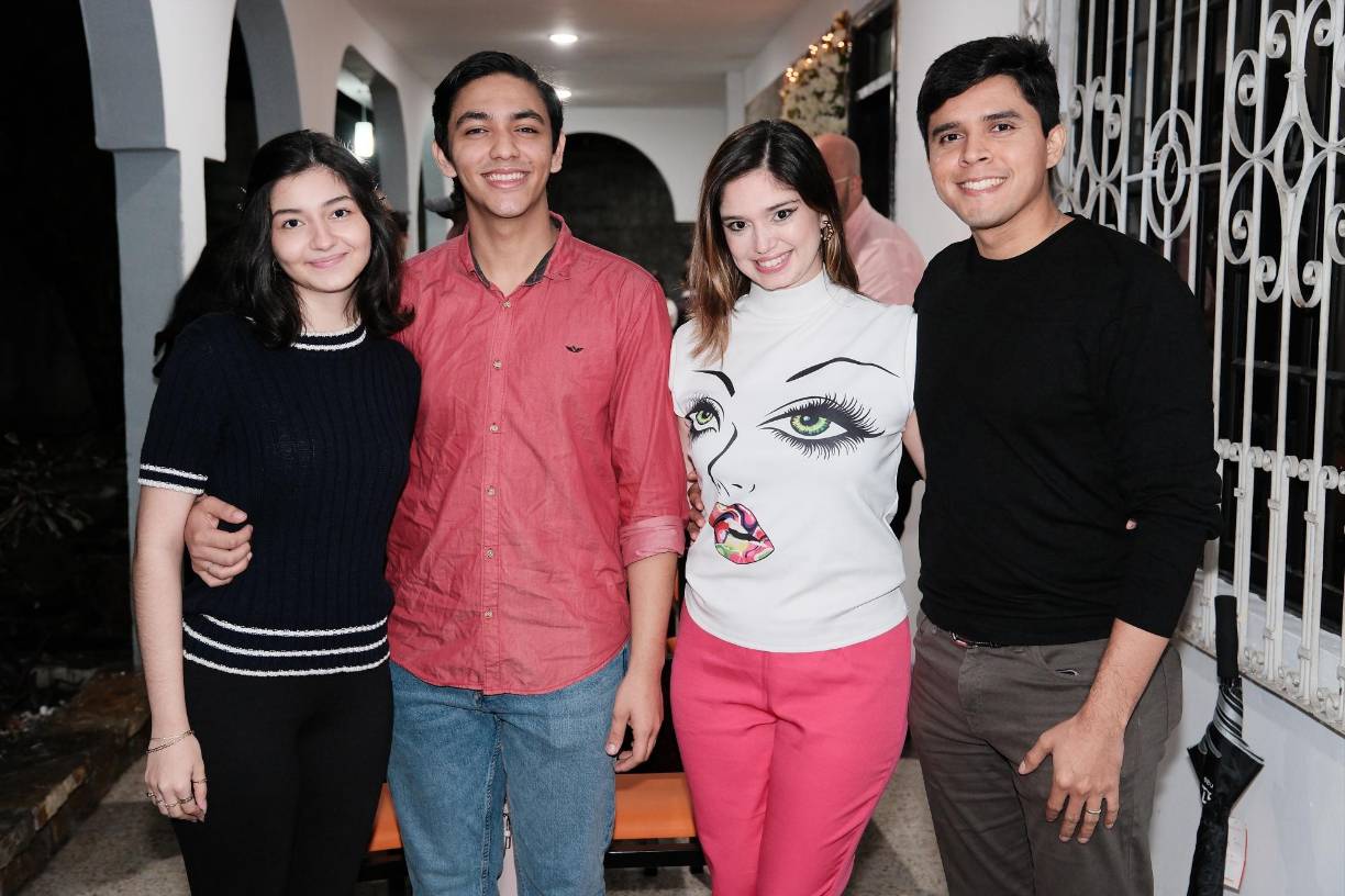 Belén Naranjo, Andrés Duarte, Daniela Naranjo y Gabriel Espinoza