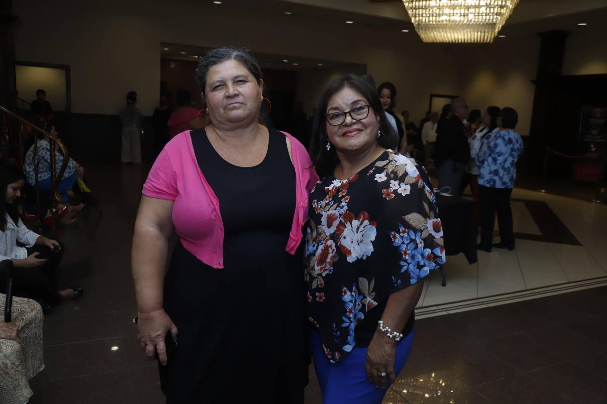 Reina Gómez y Azucena García