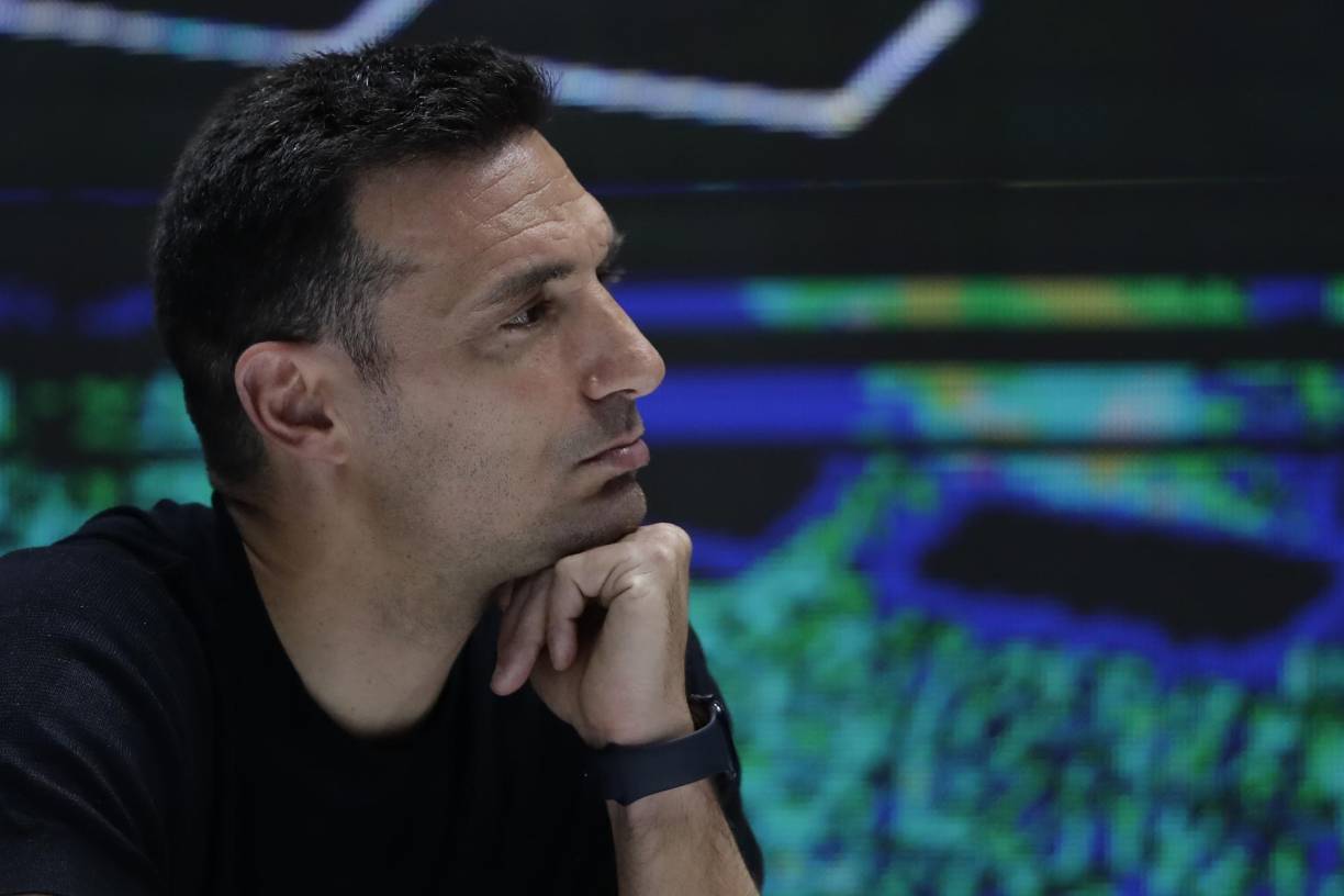 Lionel Scaloni en su conferencia en tierras salvadoreñas recordó cuando Honduras le hizo marca personal a Lionel Messi.