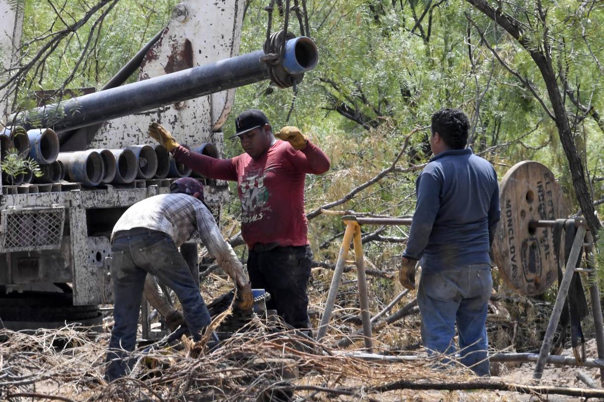 El nivel de agua en el pozo que ofrecía las mayores esperanzas para el ingreso de los rescatistas se hallaba este lunes en 38,49 metros, frente a 1,30 metros en la madrugada del domingo, dijo la titular de Protección Civil, Laura Velázquez, durante la conferencia diaria del presidente de México, Andrés Manuel López Obrador.